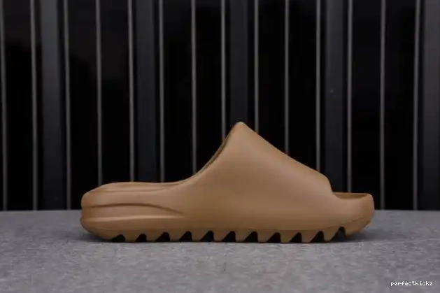 G55492 Core Yeezy Slide Adidas 0530